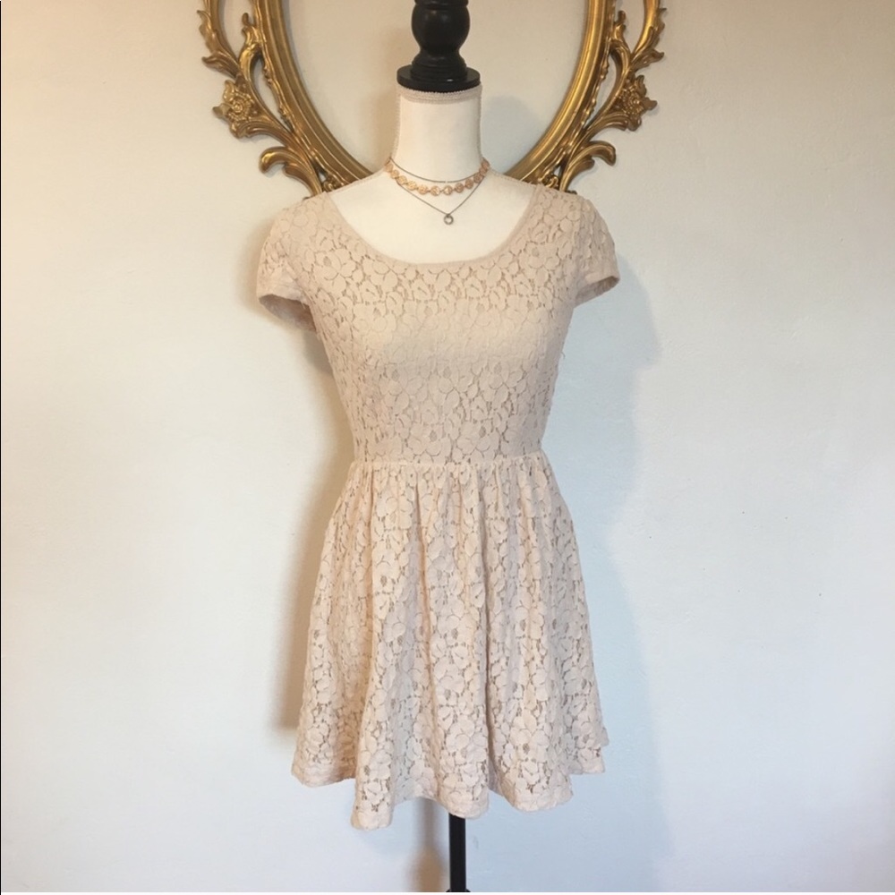 🛑Forever 21 Beige/ Cream Lace Mini Dress Size S
